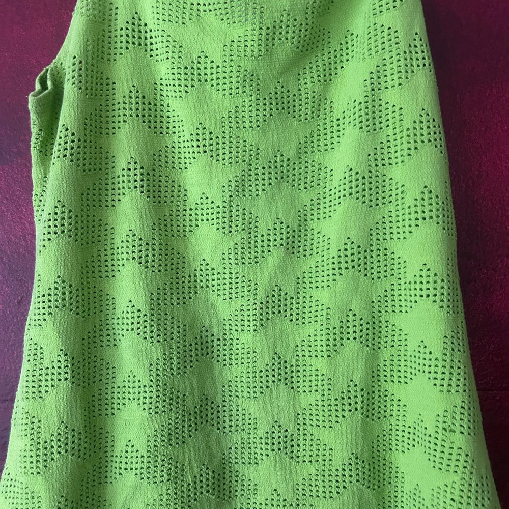Bright green star tank